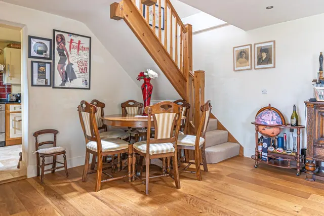 The Shire House, Rowden Farm Barns, LU7, photo 3