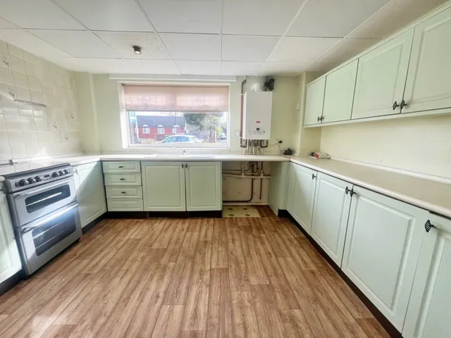 Photo 3 — Arden, Hough Green, Widnes