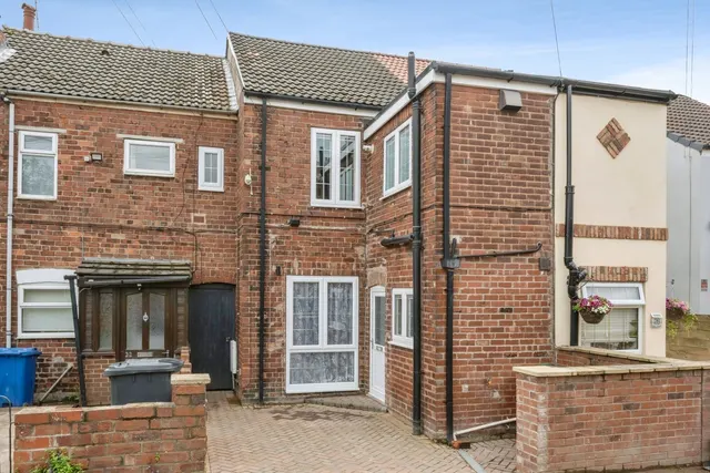 School Terrace, Conisbrough, Doncaster, South Yorkshire, DN12, photo 1