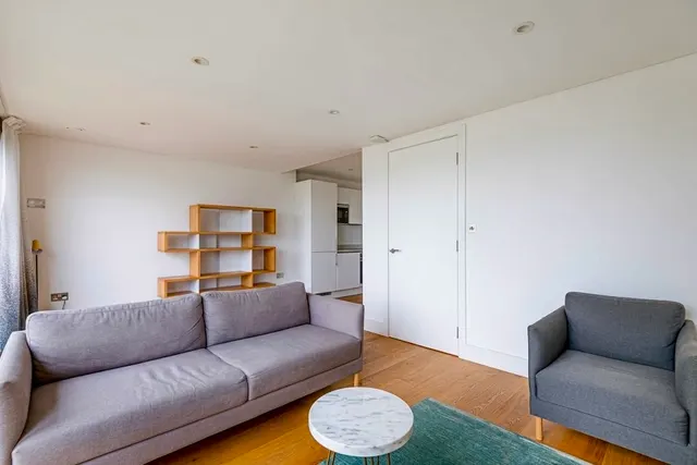 Commercial Road, Danestone Court, E1, photo 3