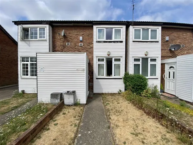 Burnham Gardens, Hayes, Middlesex, UB3 1RB, photo 1