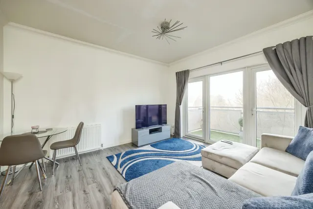Hawk Brae, Livingston, EH54, photo 3