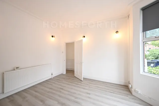 Greenford Avenue, Greenford, W7, photo 3