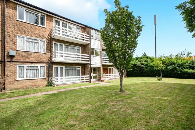 Staines Road, Twickenham, TW2, photo 1