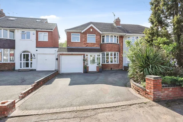 Wells Green Road, Solihull, B92, photo 1