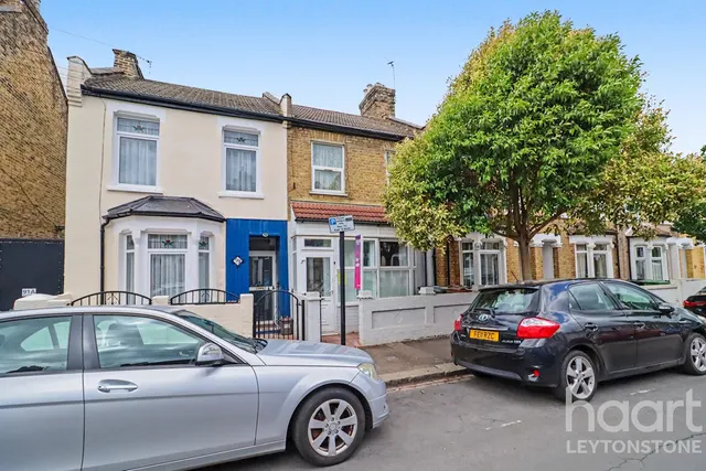 Pearcroft Road, London, E11, photo 1