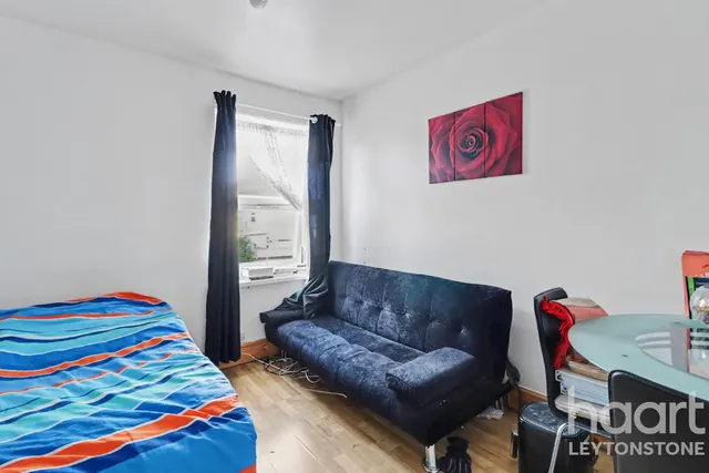 Pearcroft Road, London, E11, photo 2