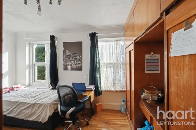 Pearcroft Road, London, E11, photo 3