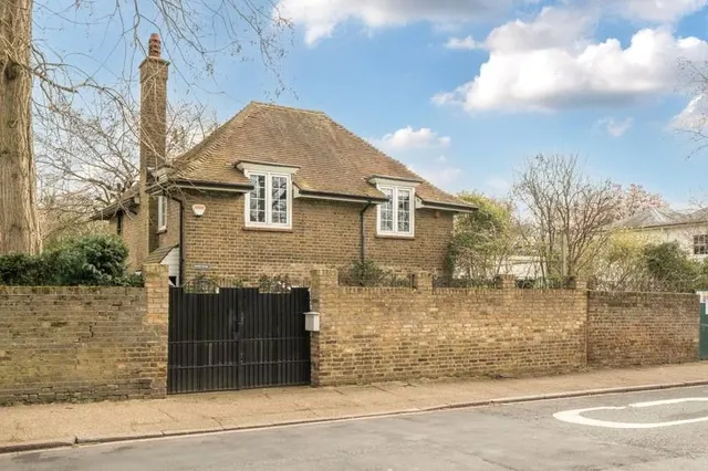 2 bedroom house, Upper Ham Road, Richmond, TW10