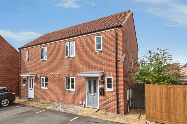 Saltern Drive, SPALDING, photo 1