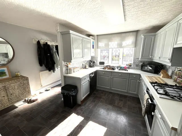 Ilkeston Road, Heanor, DE75, photo 2