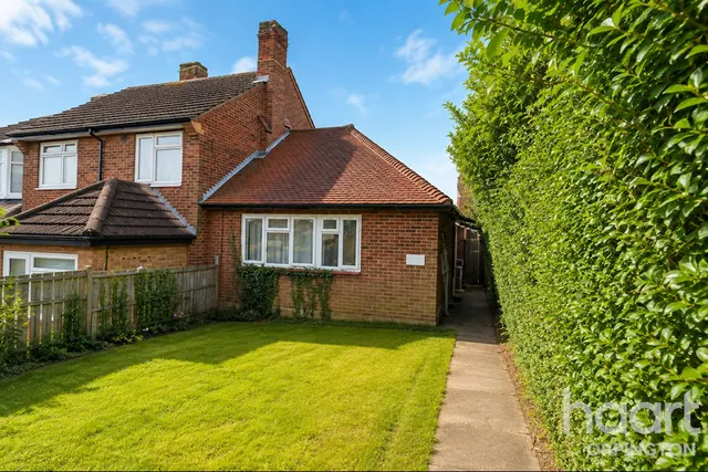 Clarendon Way, Orpington, BR5, photo 1