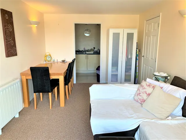 Farnborough Road, Farnborough, GU14, photo 3