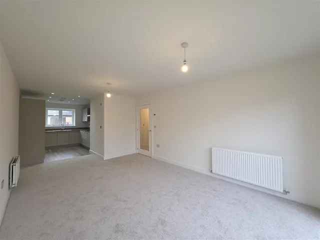 Photo 3 — Heather Pastures Eastfield, Scarborough YO11 3YH