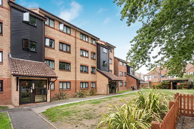 St. Christophers Gardens, Thornton Heath, CR7, photo 2