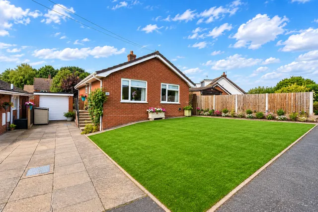 Summerhill Gardens, Market Drayton, photo 1