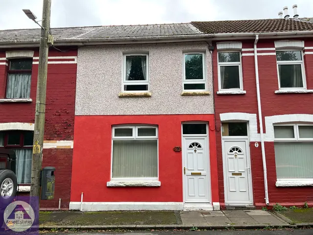 Griffin Street, Six Bells, photo 1