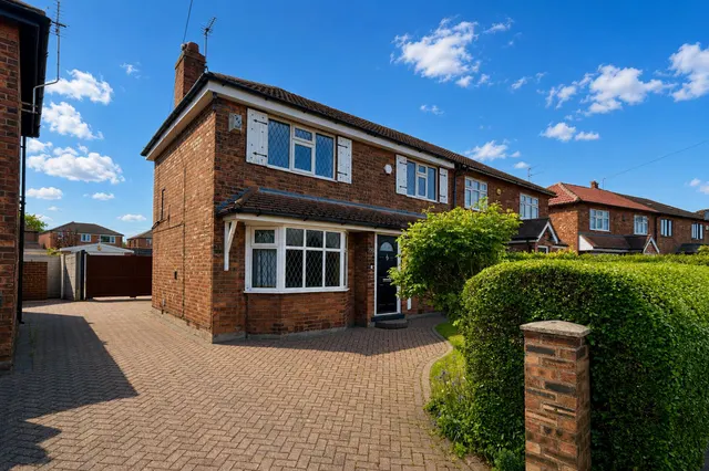 Turves Road, Cheadle, photo 1