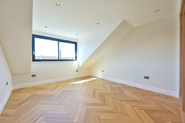 Photo 3 — Flat 5, Navy Rose Apartments, Morden