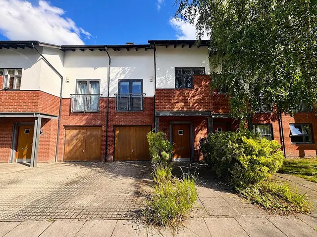 Montmano Drive, Manchester, photo 1