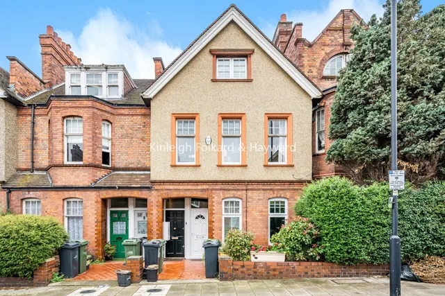 2 bedroom flat — Barcombe Avenue, Streatham Hill, London, SW2