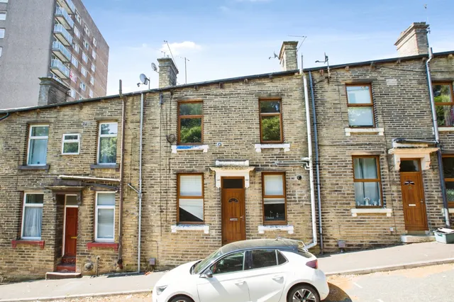 Mount Street, Sowerby Bridge, photo 1
