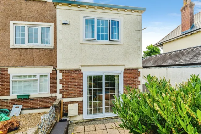 Park Street, Bridgend, CF31, photo 2