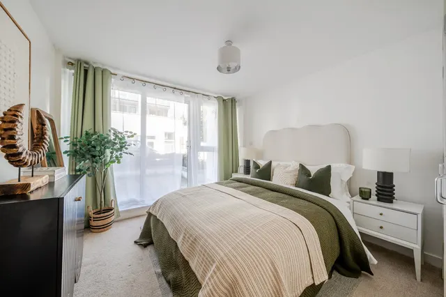 Photo 2 — Osiers Road, Putney, London, SW18