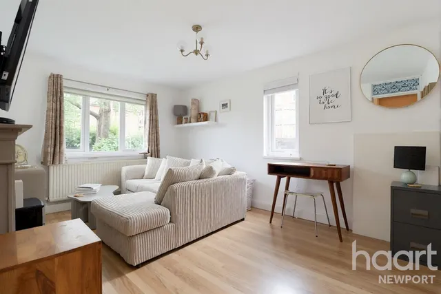Clearwell Court, Newport, NP10, photo 2