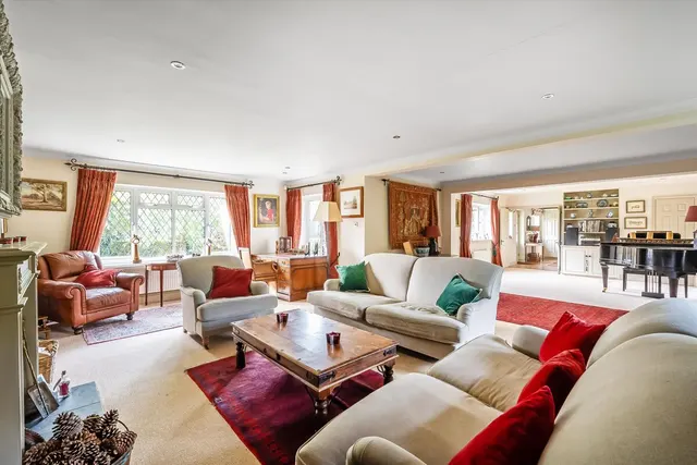 Ripley Lane, West Horsley, KT24, photo 2