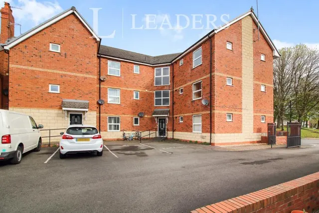 2 bedroom flat, Perrett Walk, Kidderminster, DY11