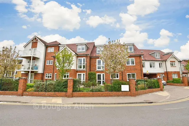 Broomstick Hall Road, Waltham Abbey, EN9, photo 1