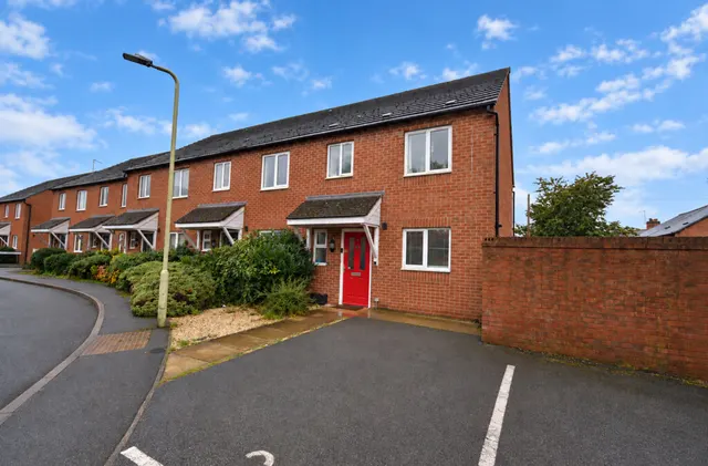 Prince William Close, Whitchurch, photo 1