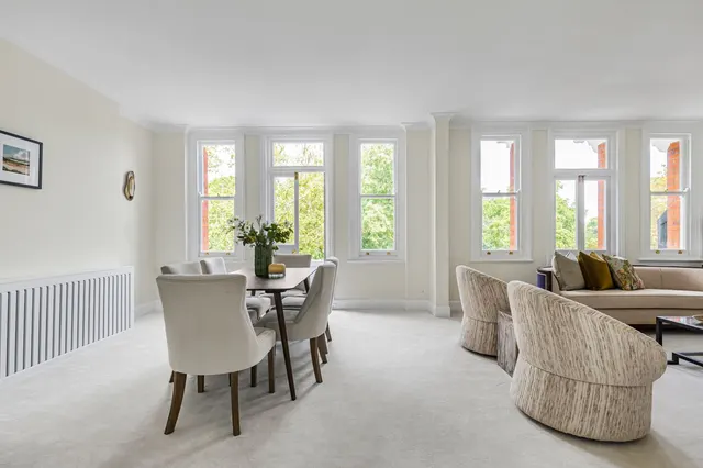 Photo 3 — Prince of Wales Drive, Battersea, London, SW11