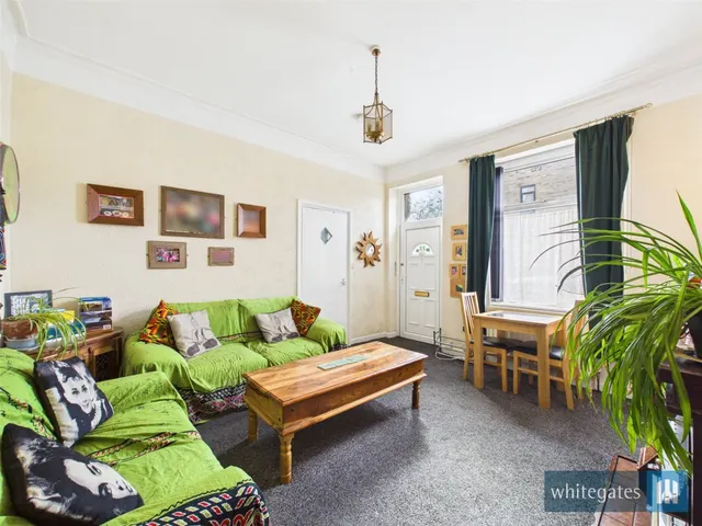 Halstead Place, Bradford, BD7, photo 3