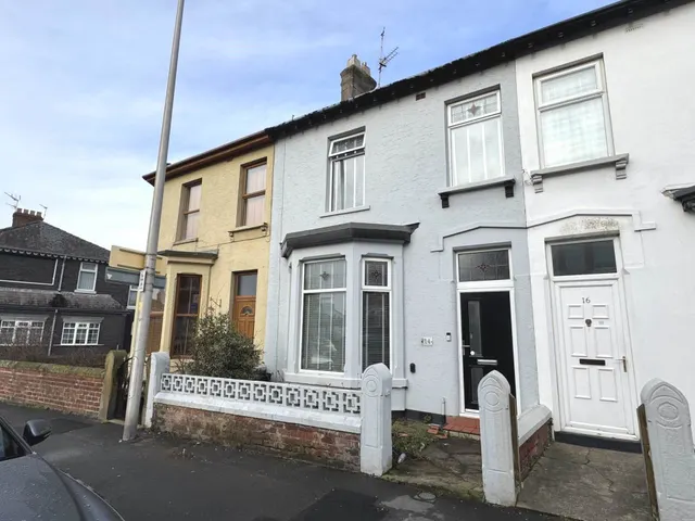 3 bedroom house — Newton Drive, Blackpool, FY3 8BS