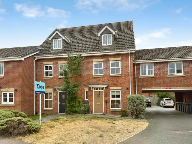Caesar Road, North Hykeham, LN6, photo 1