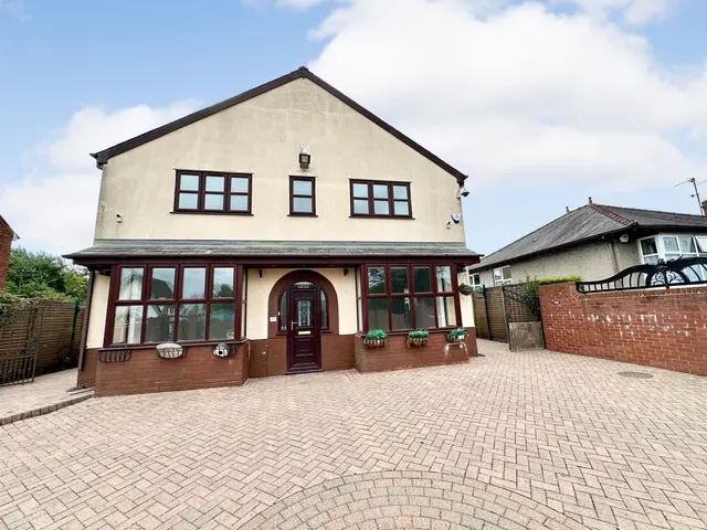 Ribbleton Avenue, Preston, Lancashire, PR2 6QN, photo 1