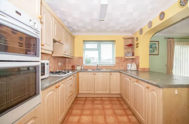 Photo 3 — Larchfield Way, Waterlooville, PO8 9HE
