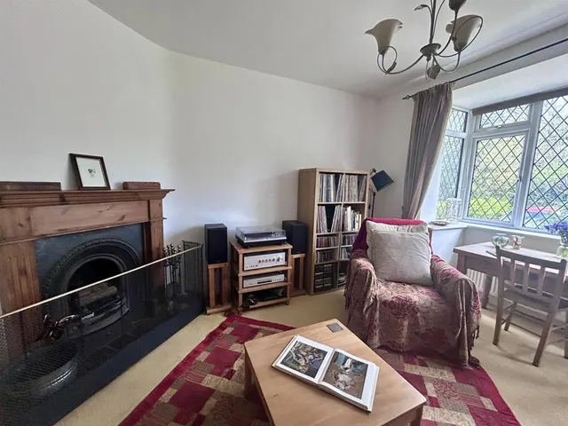 Photo 3 — St. Margarets Crescent, Bexhill-On-Sea, TN39 4RE