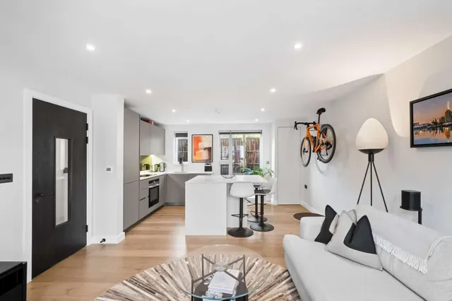 Taybridge Road, London, SW11, photo 1