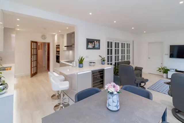 Mowbray Road, Edgware, HA8, photo 3