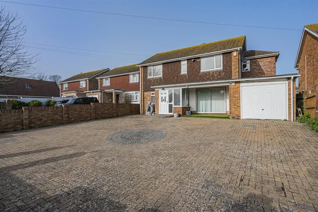 Glynn Road, Peacehaven, photo 1