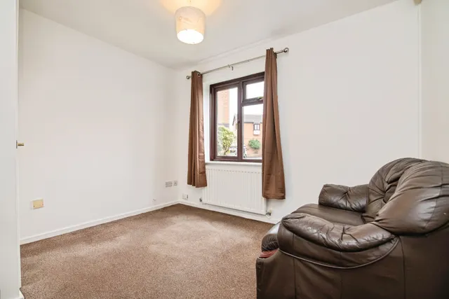 Photo 2 — Monins Avenue, Tipton