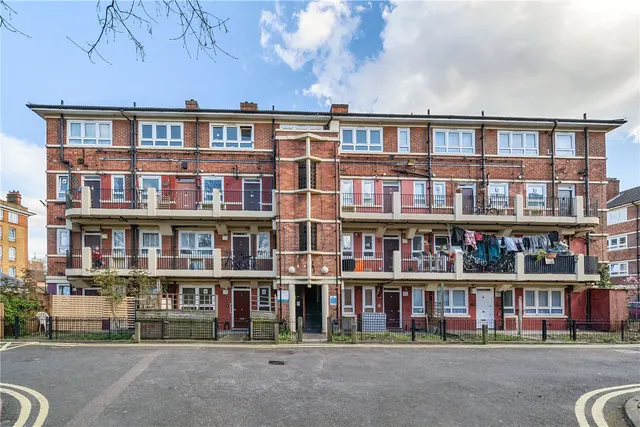 Adams Gardens Estate, London, SE16, photo 2