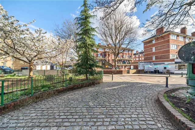 Adams Gardens Estate, London, SE16, photo 1