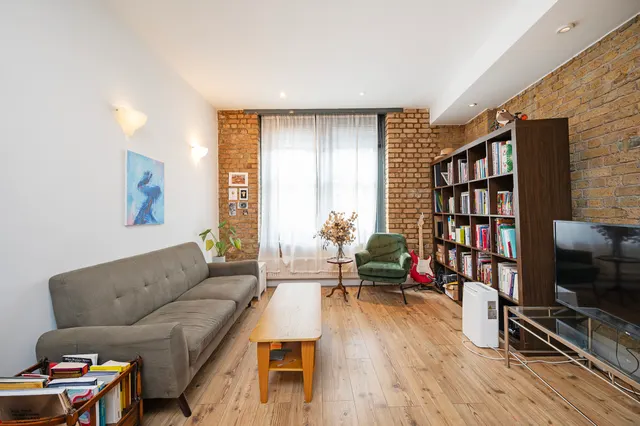 33 Chandlery House, 40 Gowers Walk, London, photo 1