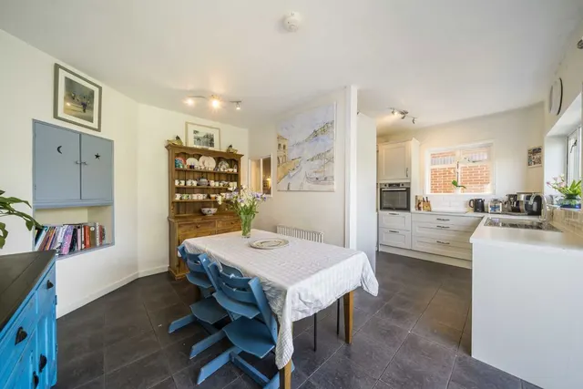 Elmfield Road, SW17, photo 3
