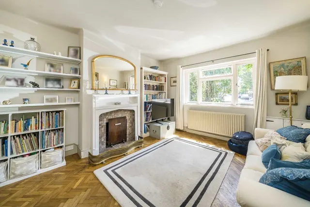 Elmfield Road, SW17, photo 2