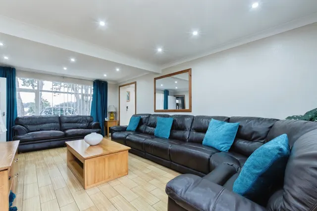 Stapleford Avenue, Ferndown, BH22, photo 3